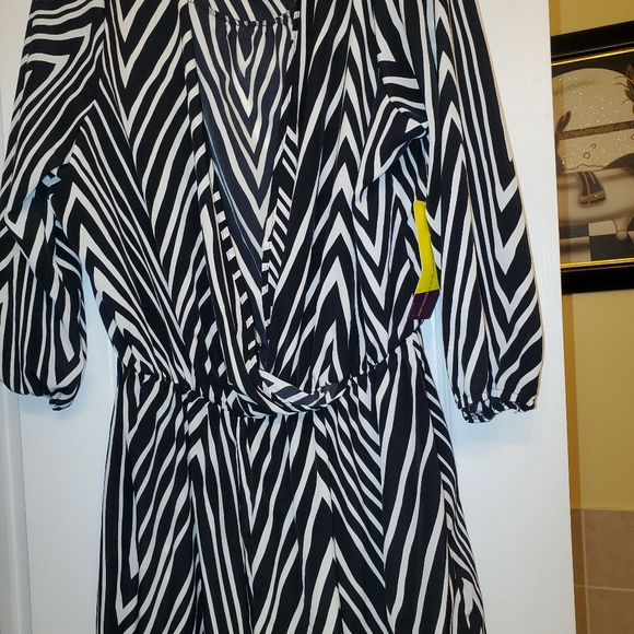 Plus size Zebra print romper, brand is Wet Seal - Picture 3 of 4